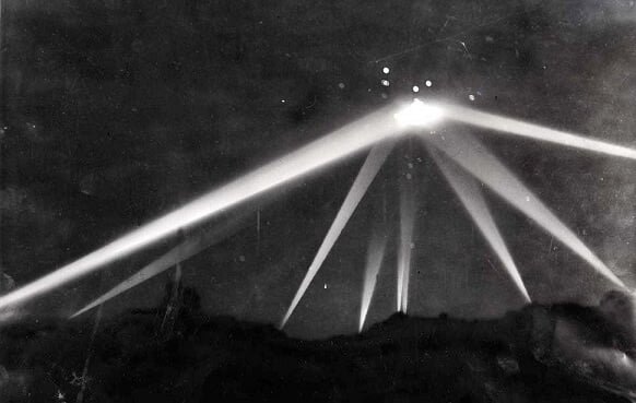 An Authentic Photo From The Los Angeles Times of A UFO Witnessed By 1 Million People