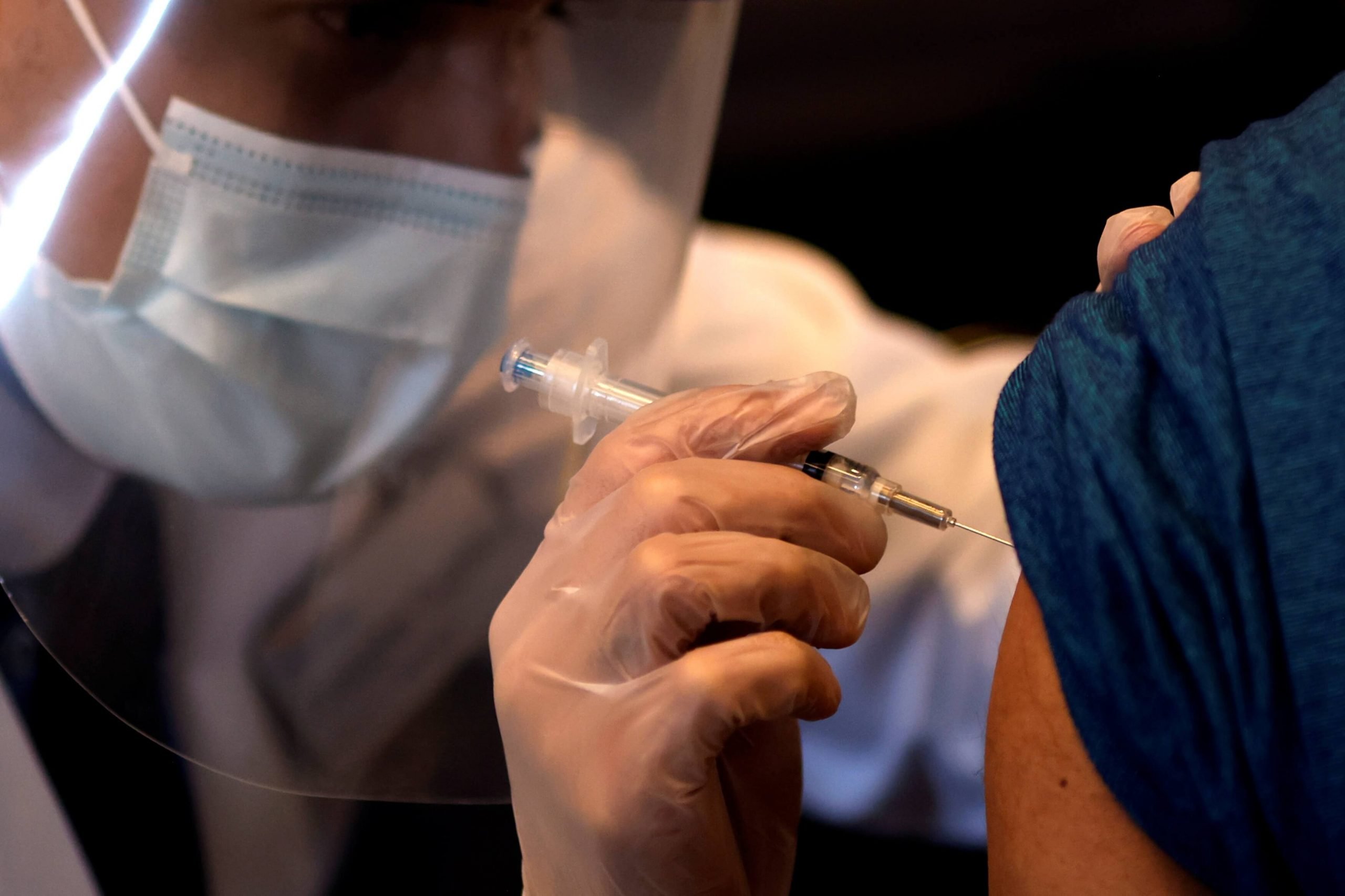 Swedish Professor Says 5 Shots of COVID Vaccine May Be Necessary