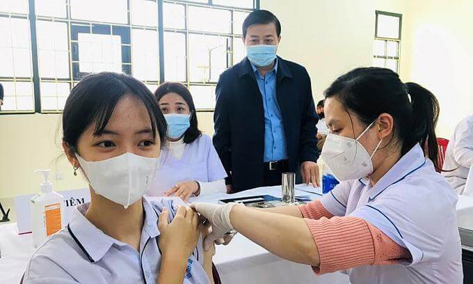 Vietnam Province Suspends Pfizer Vaccine Batch After 120 Children Hospitalized