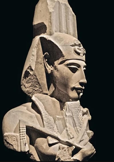 Statue of Akhenaten as pharaoh.