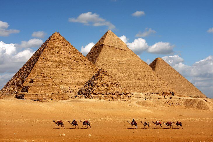 Photo of the pyramids of Giza