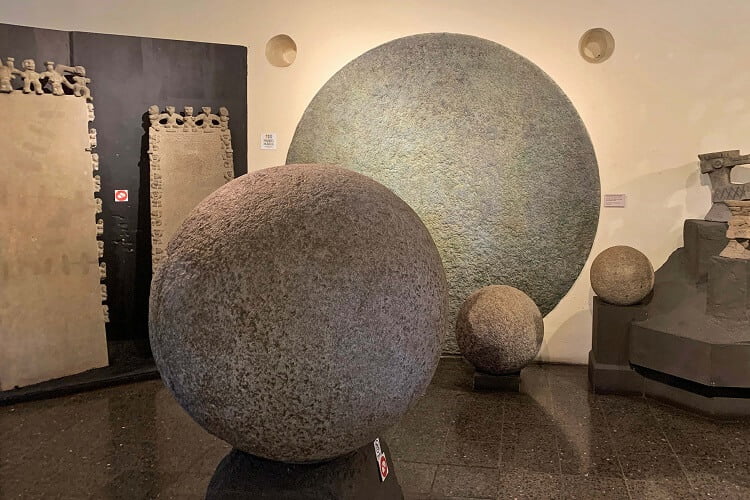 Stone sphere made by the Diquis culture. Credit: Mariordo (Mario Roberto Durán Ortiz) – CC BY-SA 4.0 
