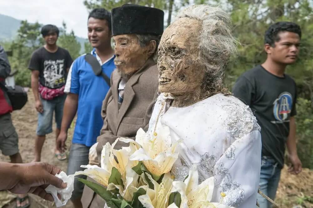 Toraja, The People Of The Walking D.e.a.d.