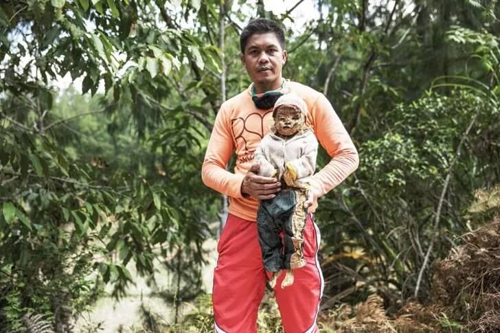 Toraja, The People Of The Walking D.e.a.d.