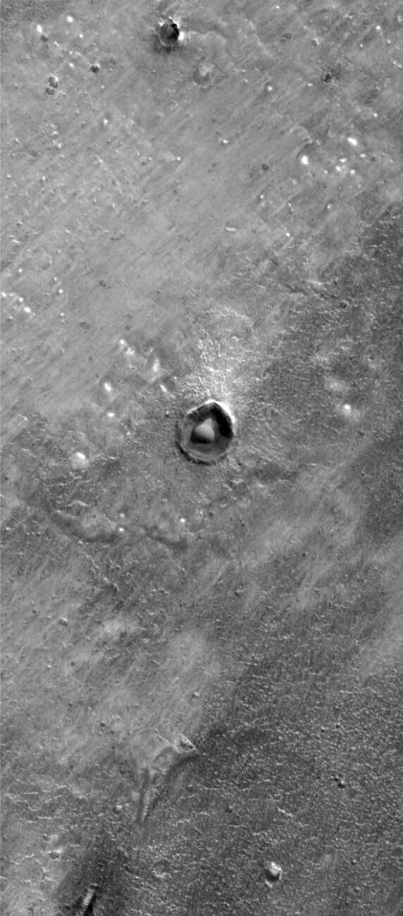 The surface of Mars taken by Mars Global Surveyor. Image Credit: NASA / Wikimedia Commons.