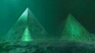 Two Giant Underwater Crystal Pyramids Discovered In The Centre of The Bermuda Triangle