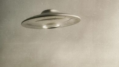 Classic UFO against plain backdrop, evoking nostalgia.