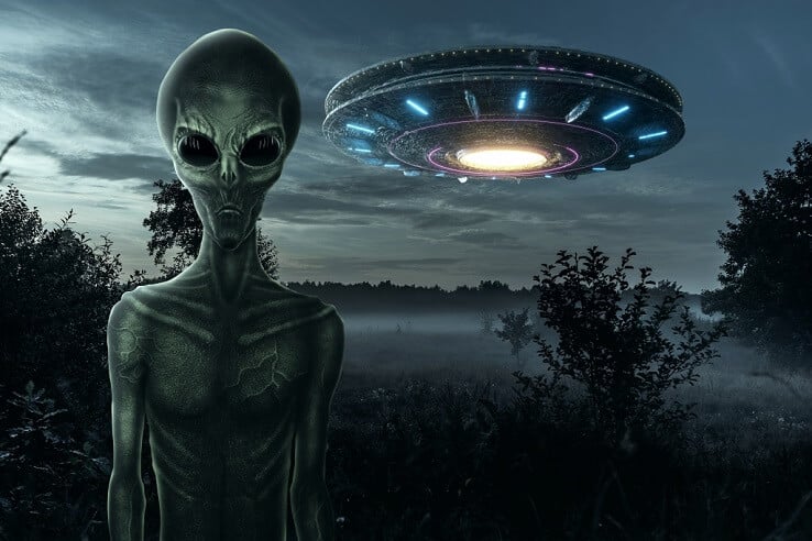 Whitley Strieber’s Alien Abduction & Stranger Who Told Him ‘Mankind Is Trapped’