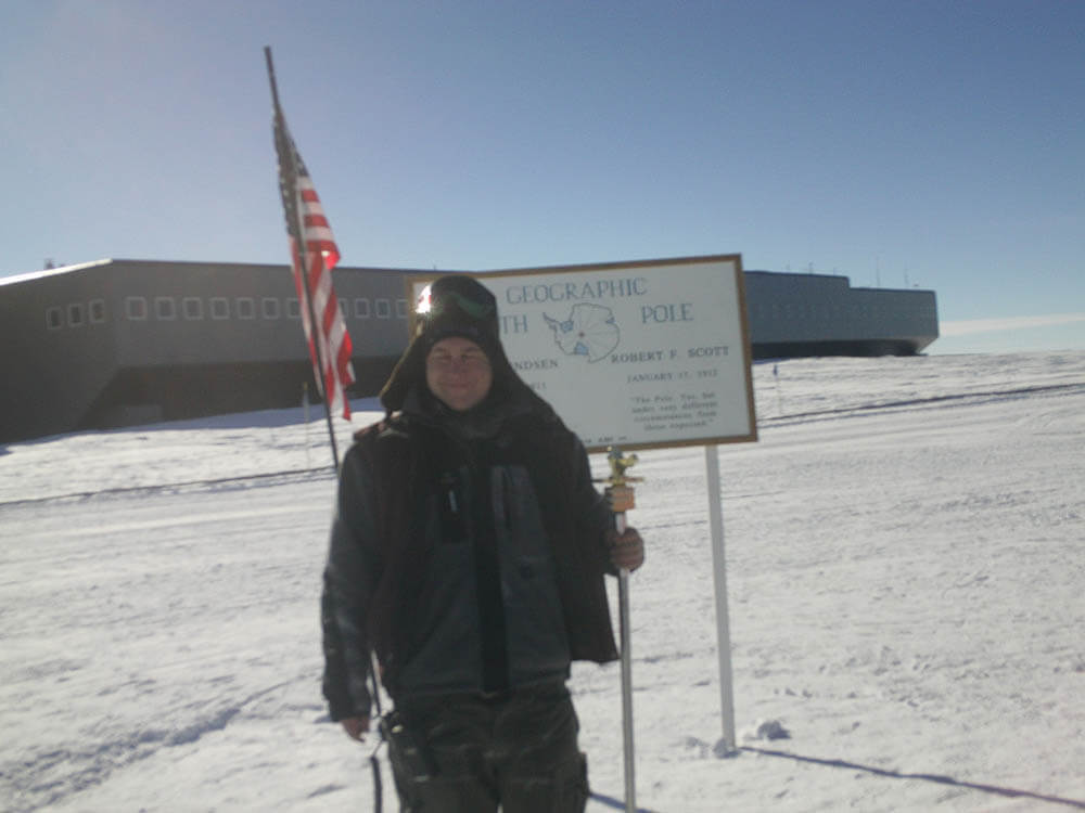 Eric Hecker on base in Antarctica 🇦🇶