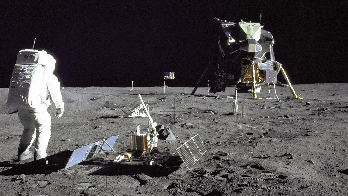Apollo 11 Astronauts Saw Aliens On Moon: Evidence Published