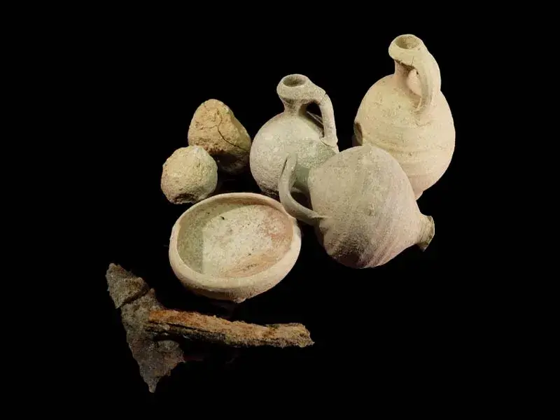 Artefacts found at the site of the razed fortress Davida Eisenberg-Degen / Israel Antiquities Authority