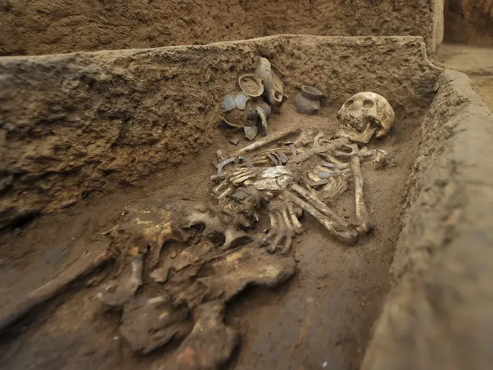 Astonished Archaeologists: “Giants’ Tombs Found In Crimea” (Video)