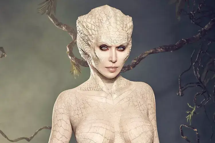 Kim Kardashian I'm A Reptilian ... Albino Alligator Costume