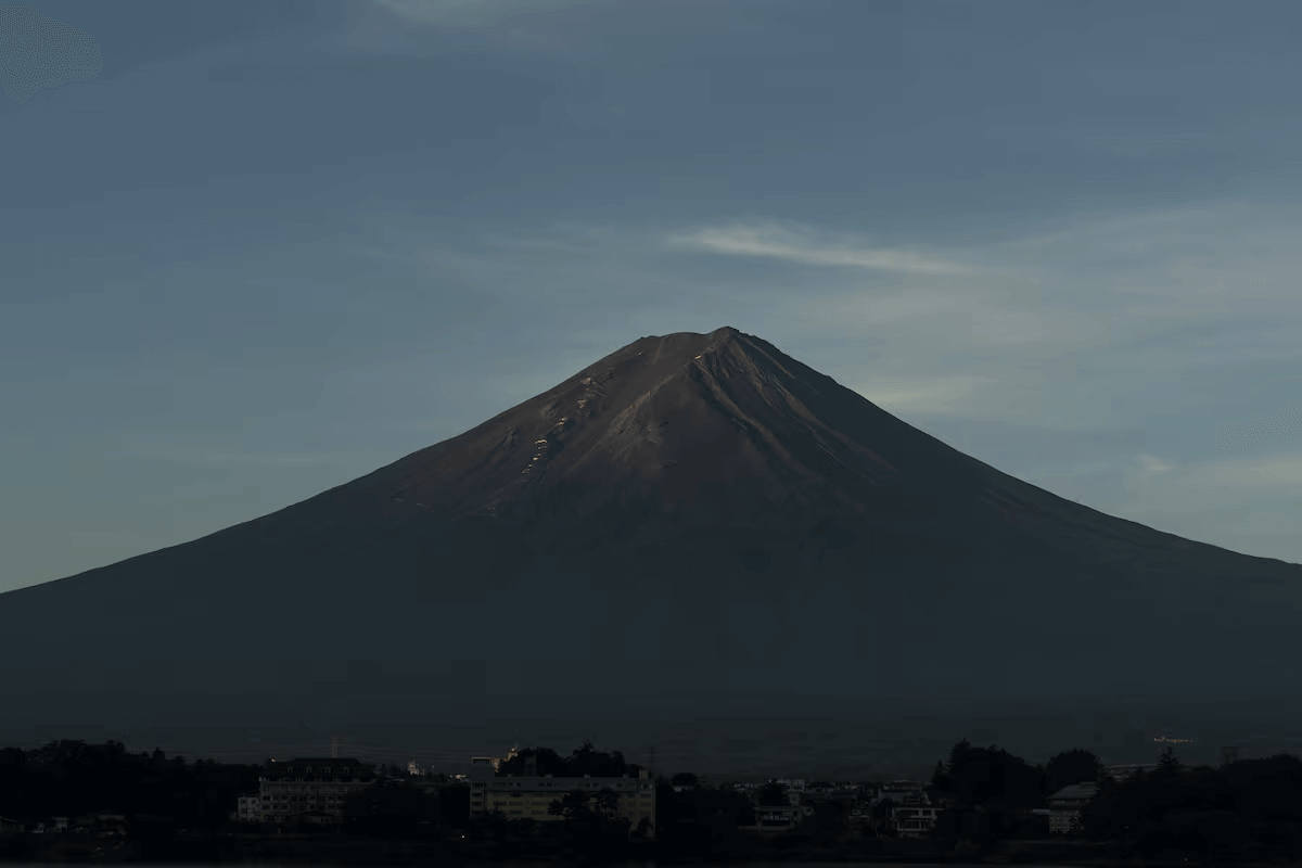 Mount Fuji Is Snowless for the First Time in 130 Years — A Troubling Sign!