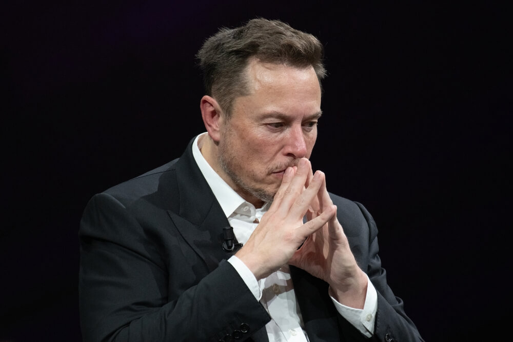 Elon Musk Says He’s A 3,000-Year-Old Time-Traveling Alien Who Is Trying To Return To His Home Planet