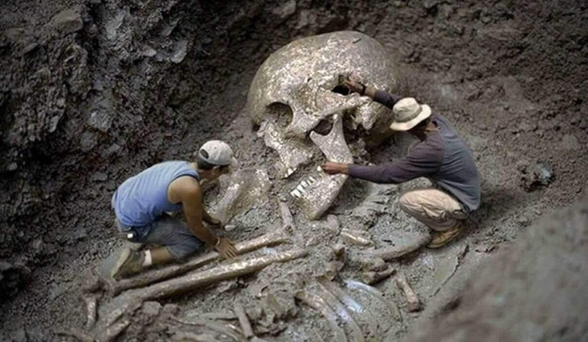 Giant skeletons discovered under the Grand Canyon by a lost archaeologist