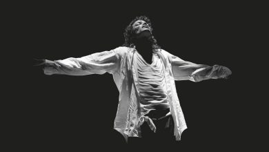 15 Celebrities & Famous People Who Had Open-Casket Funeral Photos